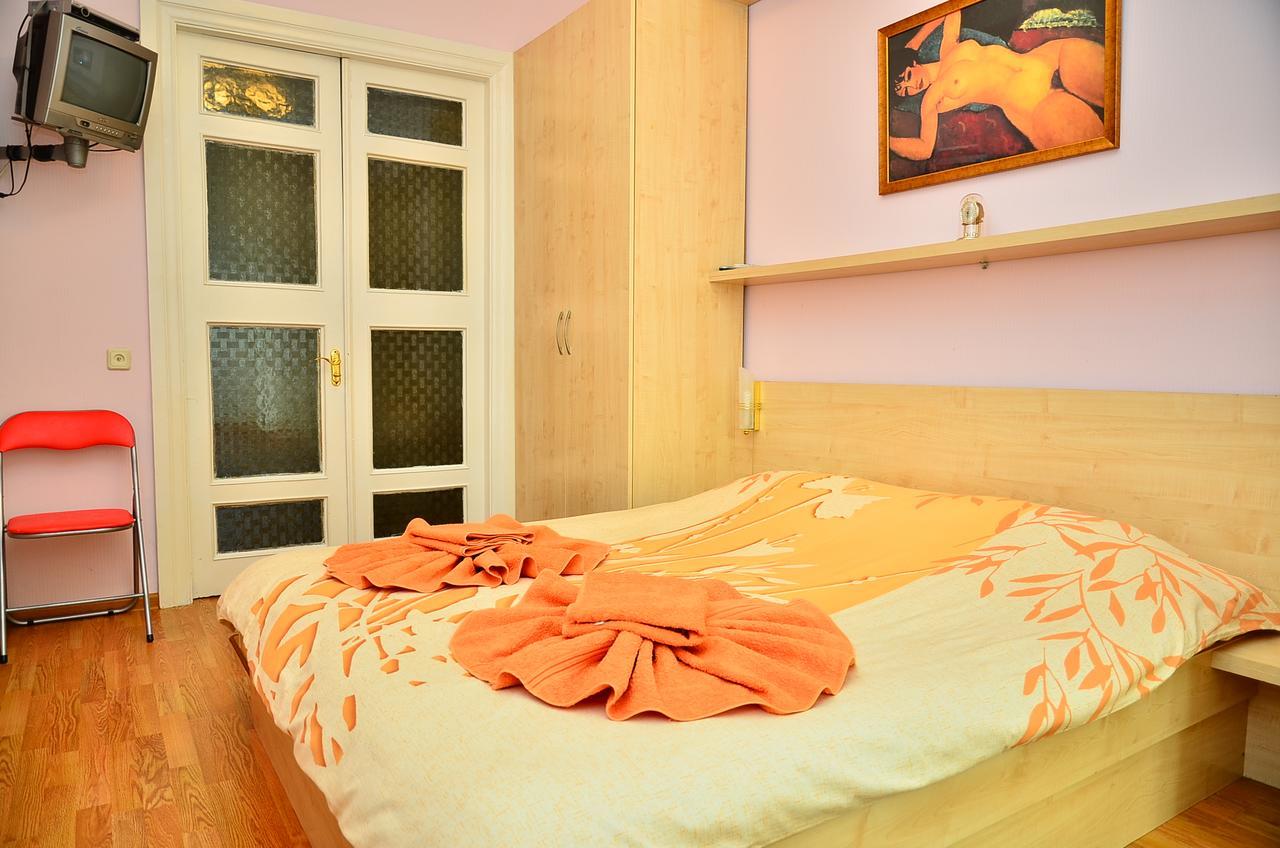 Ferienwohnung Bolshaya Vasilkovskaya 12 Kiew Exterior foto